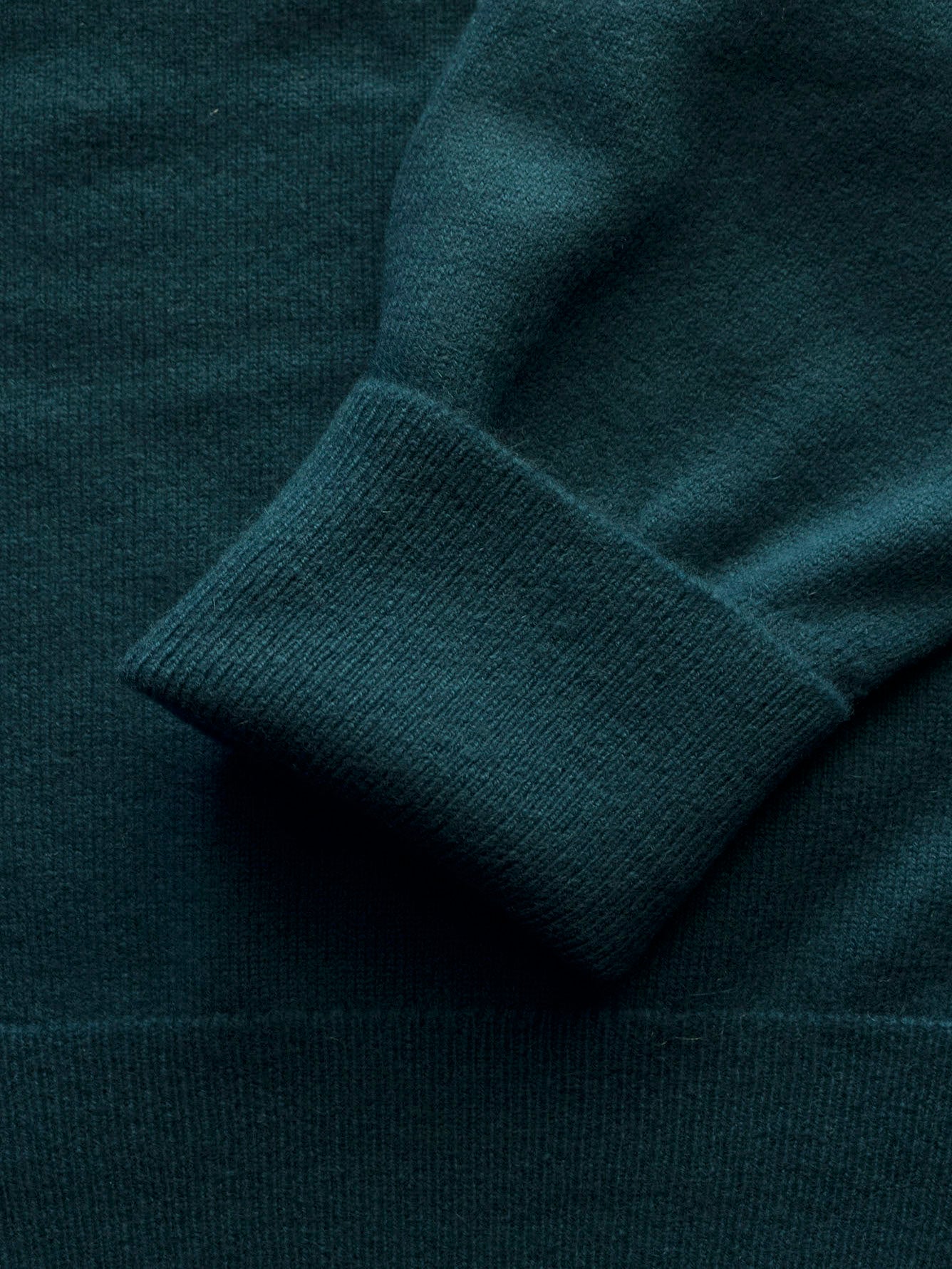 Pullman Cashmere Vee Neck 1-Ply