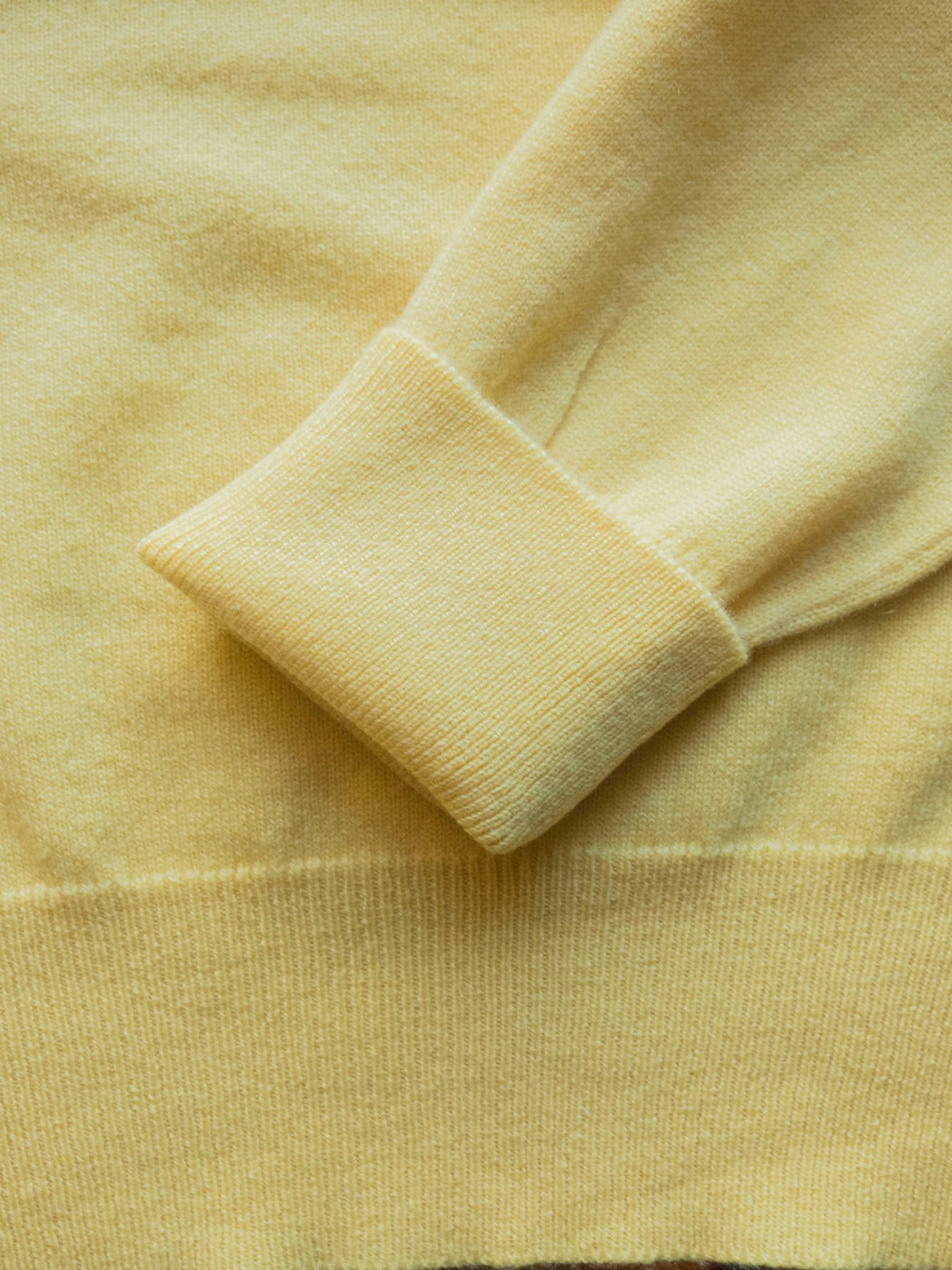 Pullman Cashmere Vee Neck 1-Ply