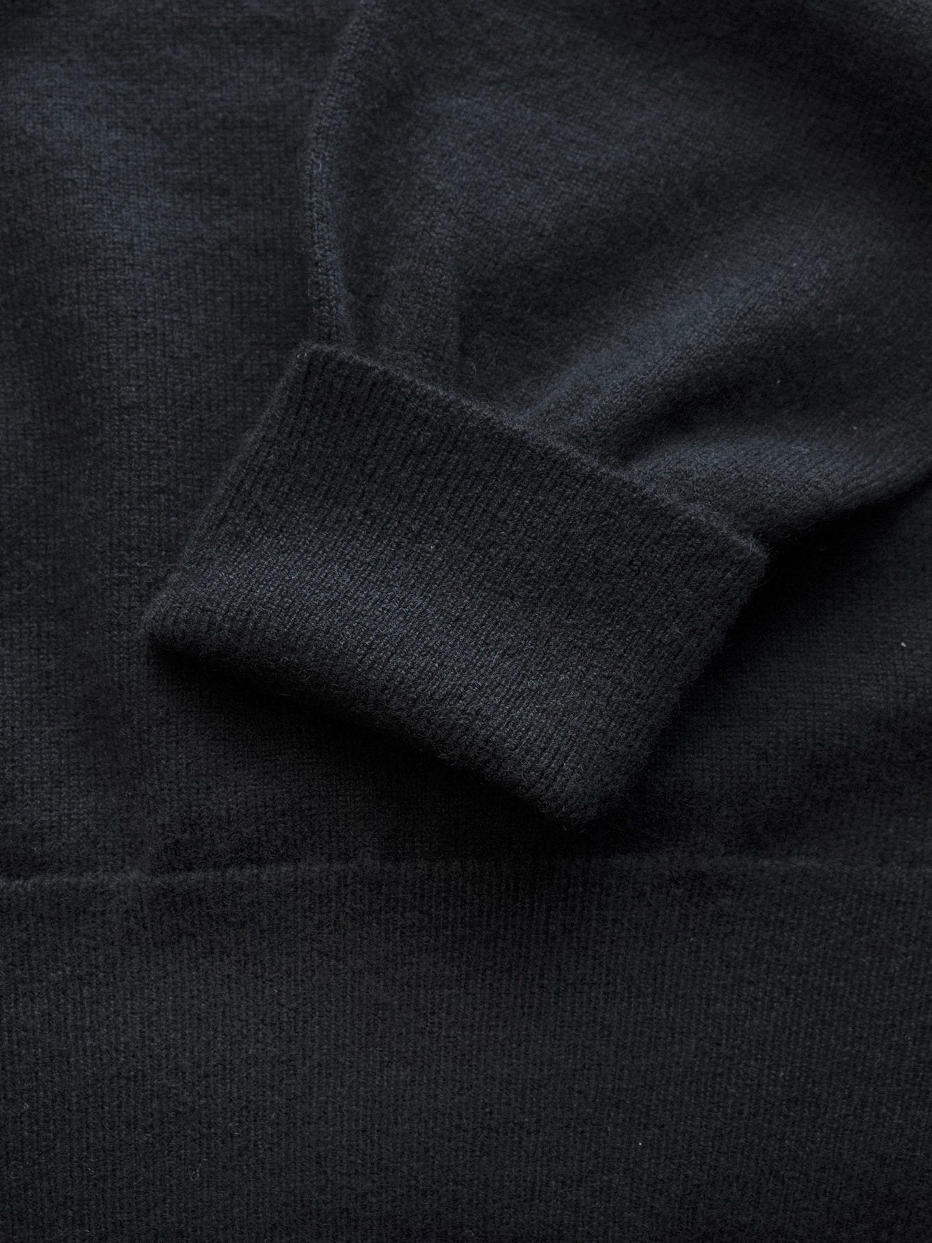 Pullman Cashmere Vee Neck 1-Ply