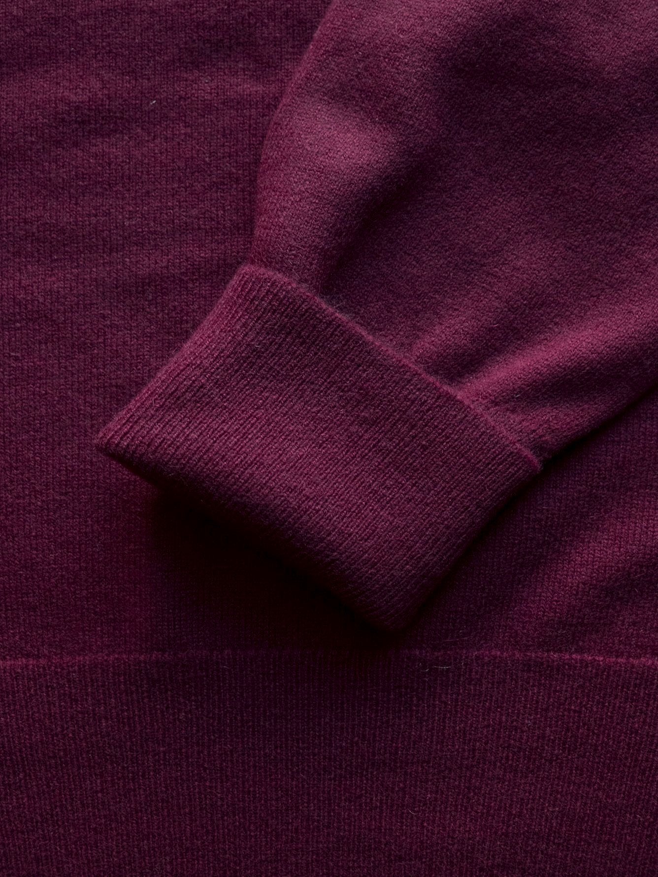 Pullman Cashmere Vee Neck 1-Ply