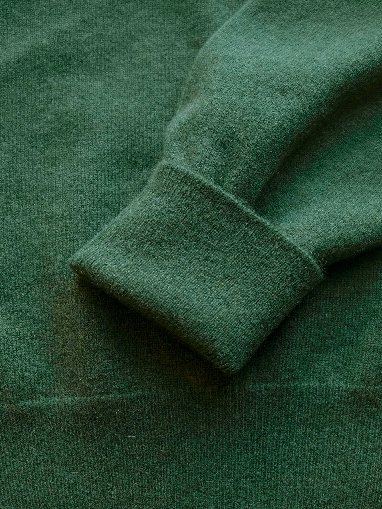 Pullman Cashmere Vee Neck 1-Ply