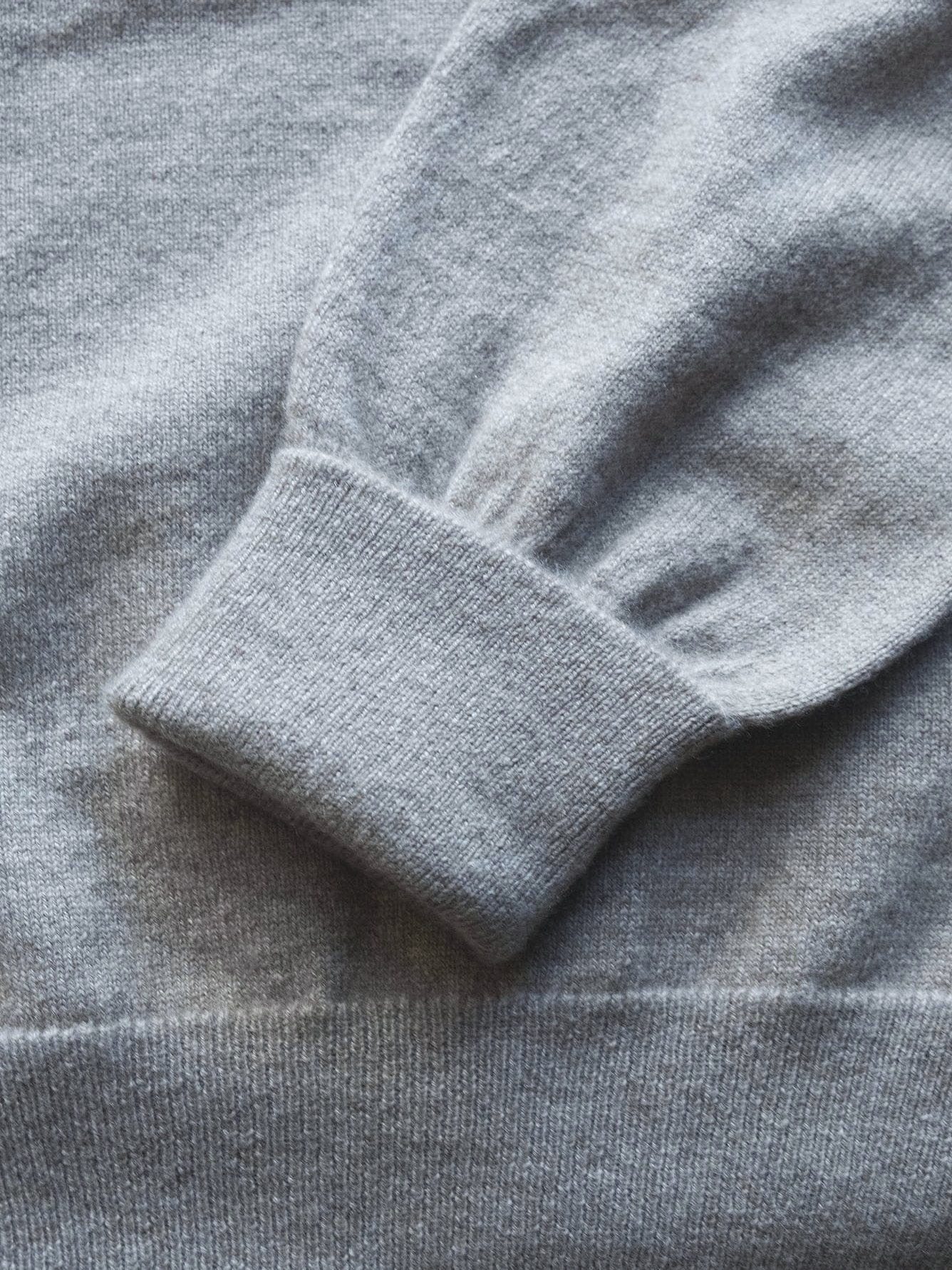 Pullman Cashmere Vee Neck 1-Ply